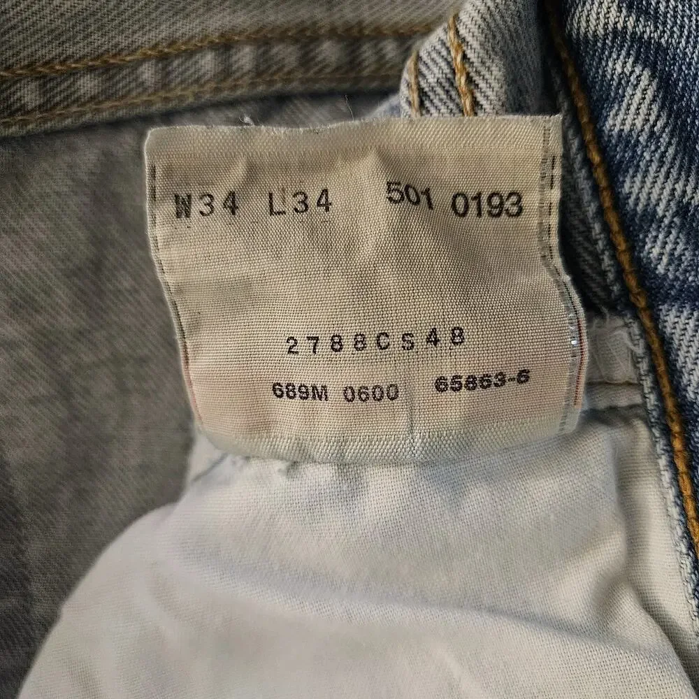Levi’s 501 Jeans Men’s 34x34 Blue Straight Fit Button Fly Distressed Y2K Yr 2000